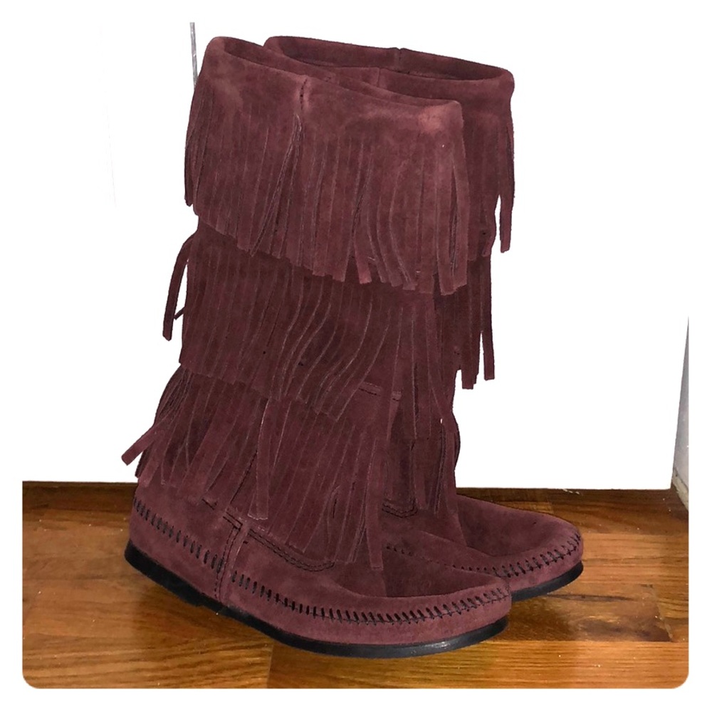 Brand New Minnetonka women size 6 fringe boots